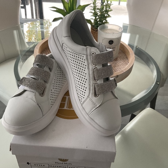 White sneakers $40 - Picture 1 of 5
